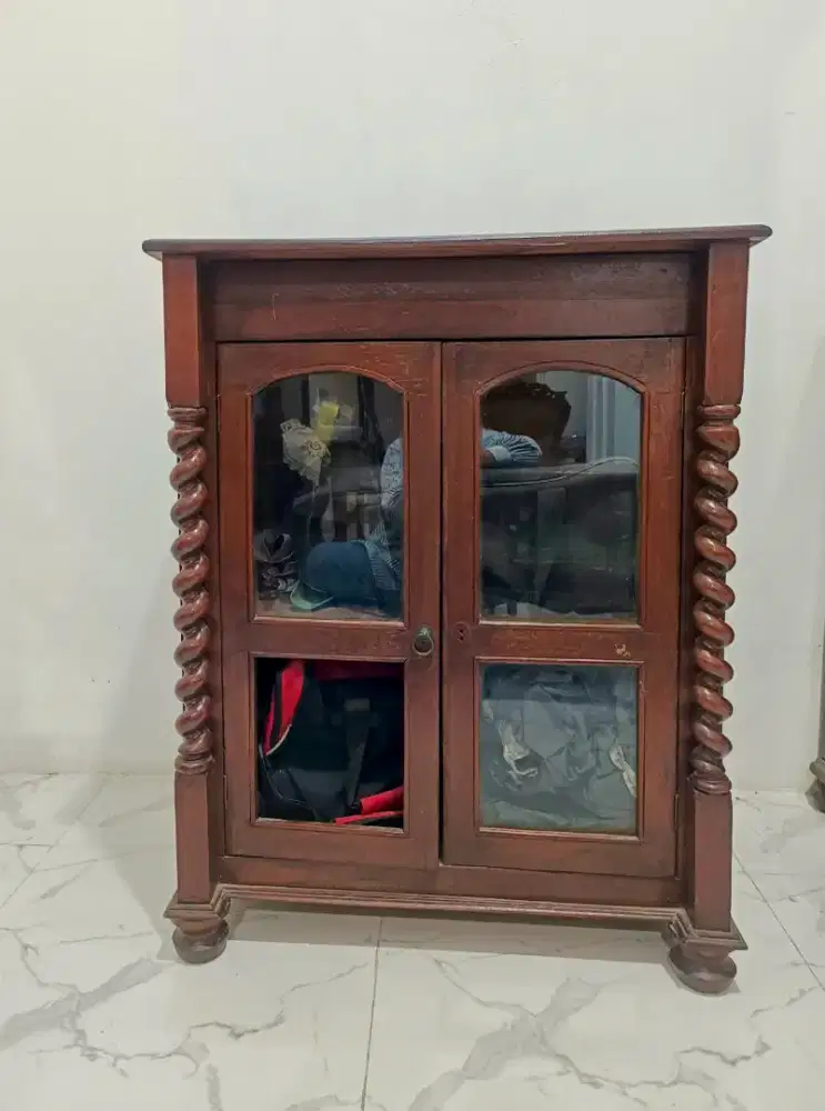 Lemari hias mini jati antik