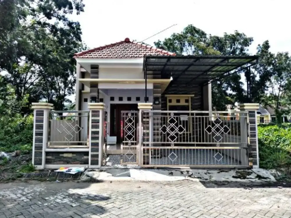Dijual Rumah Bangunan Minimalis 1.5 Lantai Siap Huni sebelah Mall Roxy Square