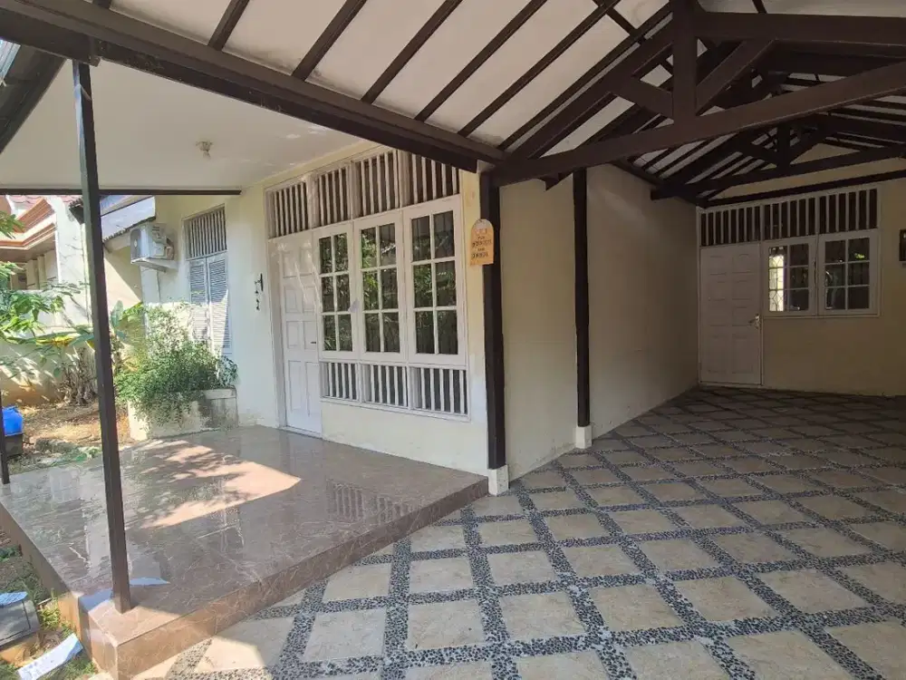 Rmh siap huni dgn Kolam Renang mini, LT 216, Bgn 100, KT 3+1, KM 2+1, Carport 2mbl @ Kemang Pratama, Bekasi