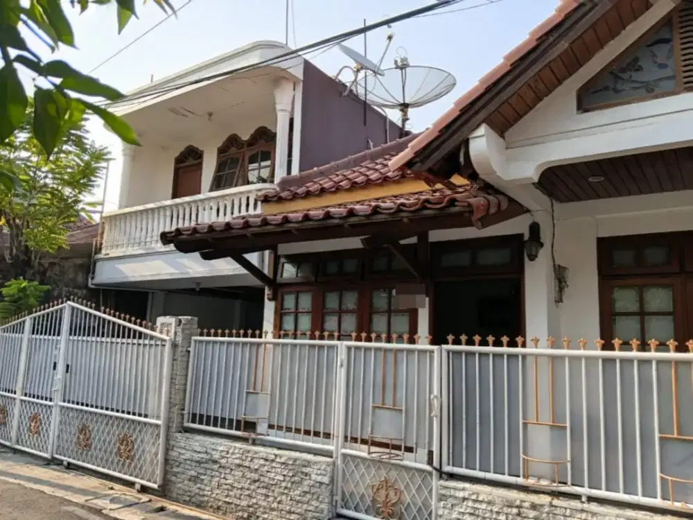 Dijual Rumah 2 Lantai Siap Huni 6+1 KT di Rawamangun Jakarta Timur (007)