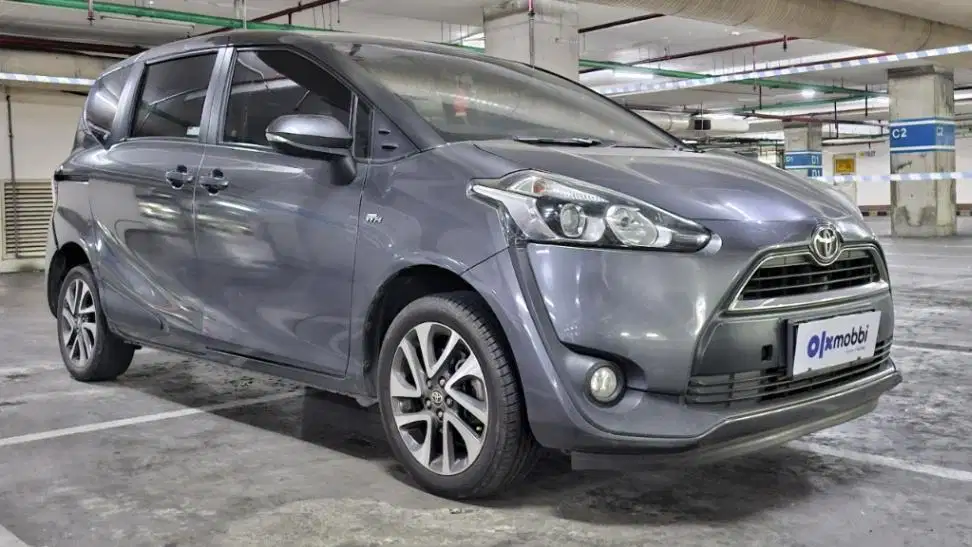 KM Rendah - Toyota Sienta 1.5 V Bensin-MT 2017