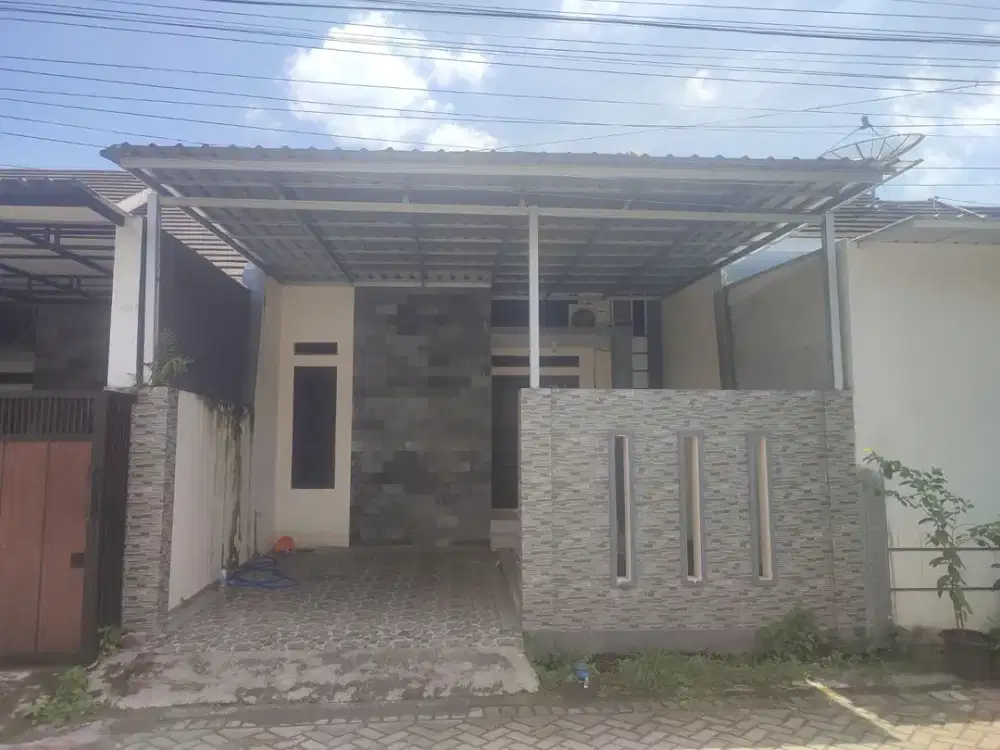 DIJUAL RUMAH MURAH BANGUNAN MINIMALIS SIAP HUNI DEKAT RS SOEBANDY JEMBER