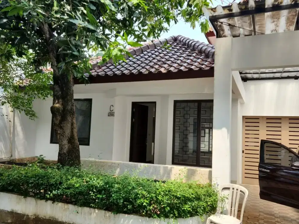 Rumah Siap Huni 1.5 Lantai di Ragunan Jakarta Selatan