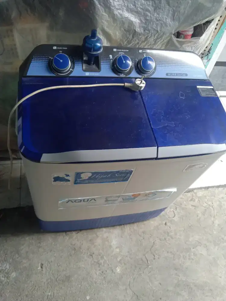 mesin cuci 2 tabung Aqua