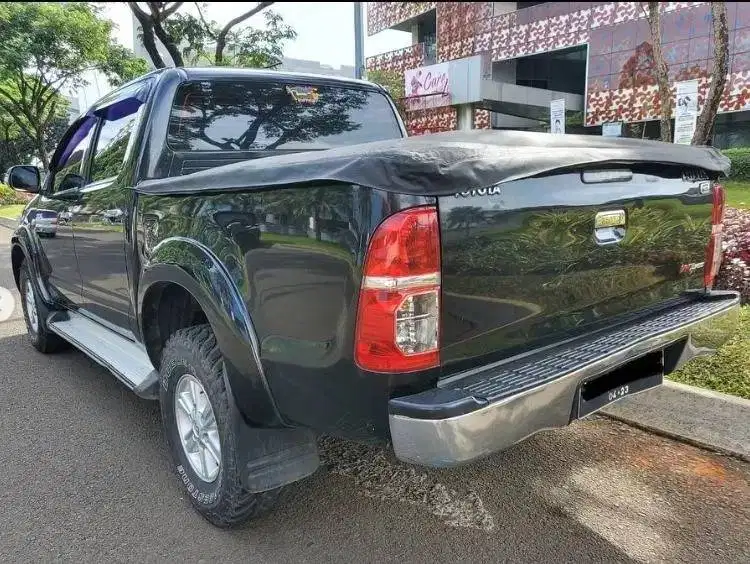 toyota hilux (2013)
