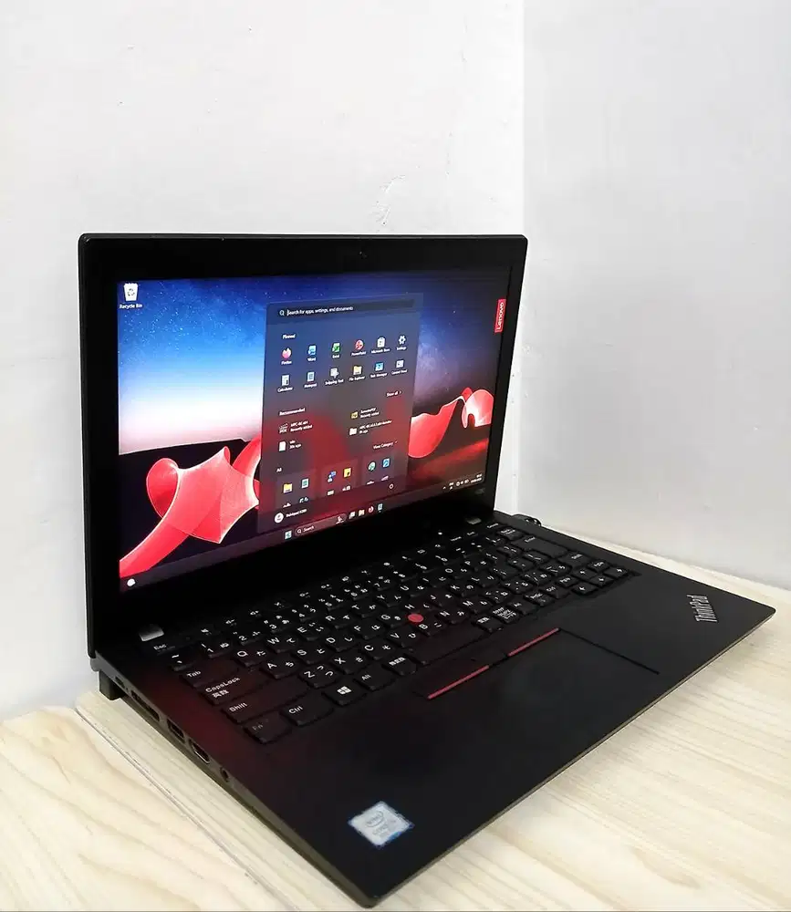 Thinkpad X280 Touchscreen | i5-8250U | 8/256GB NVMe | FHD IPS | Lenovo
