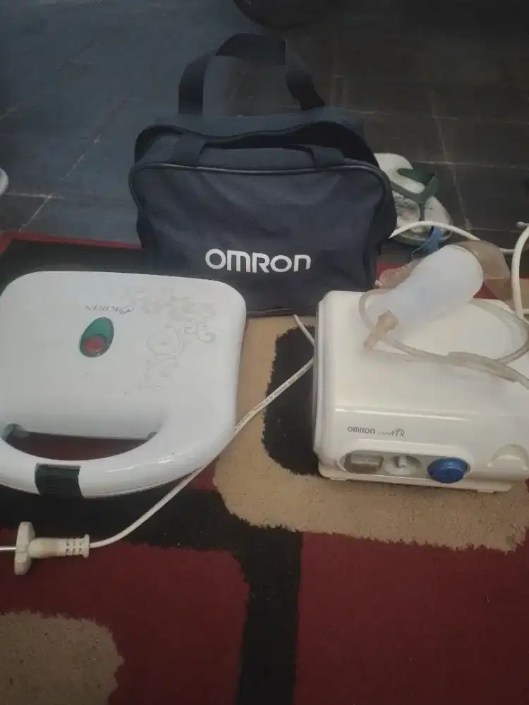 Pemanggang roti dan alat sesak napas nebulizer