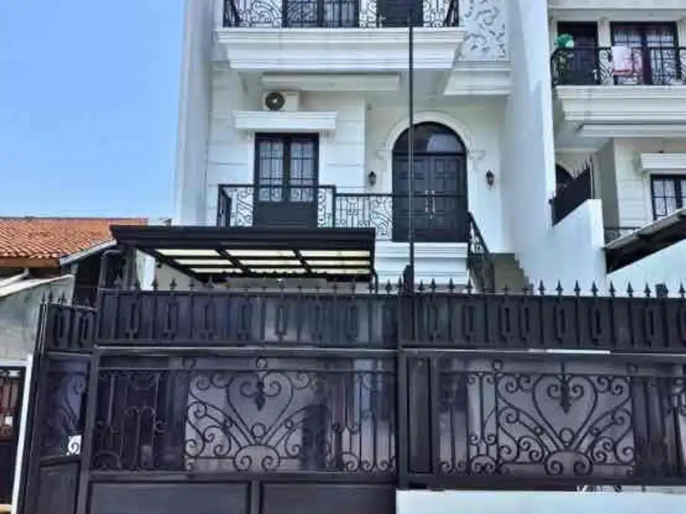 Rumah bagus siap huni full furnished (nego) jakarta selatan