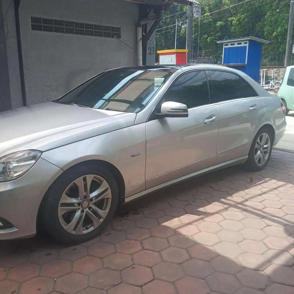 Mercedes-Benz E250 2010 Bensin