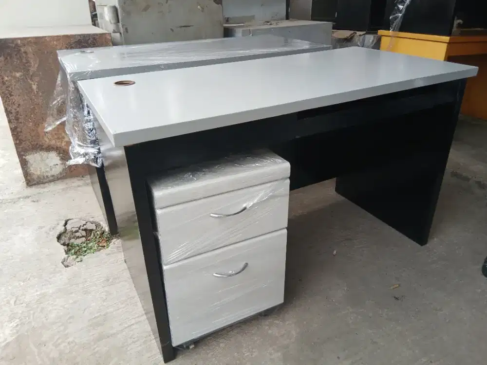 meja admin kantor
