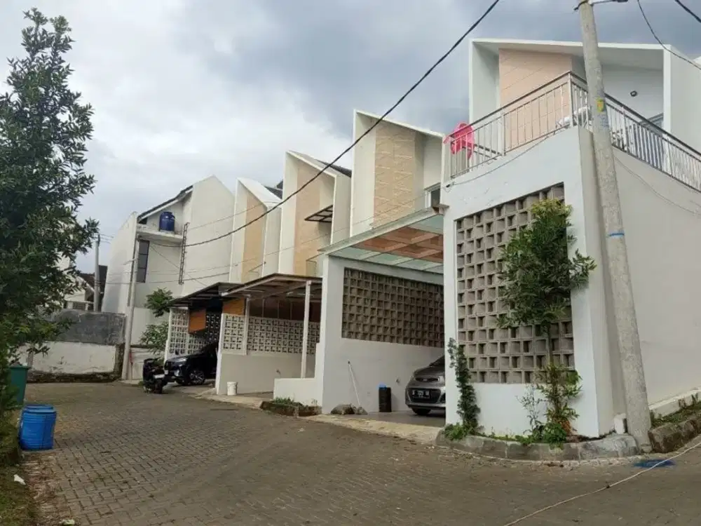RUMAH MINIMALIS FULL FURNISHED DI PADASUKA ATAS