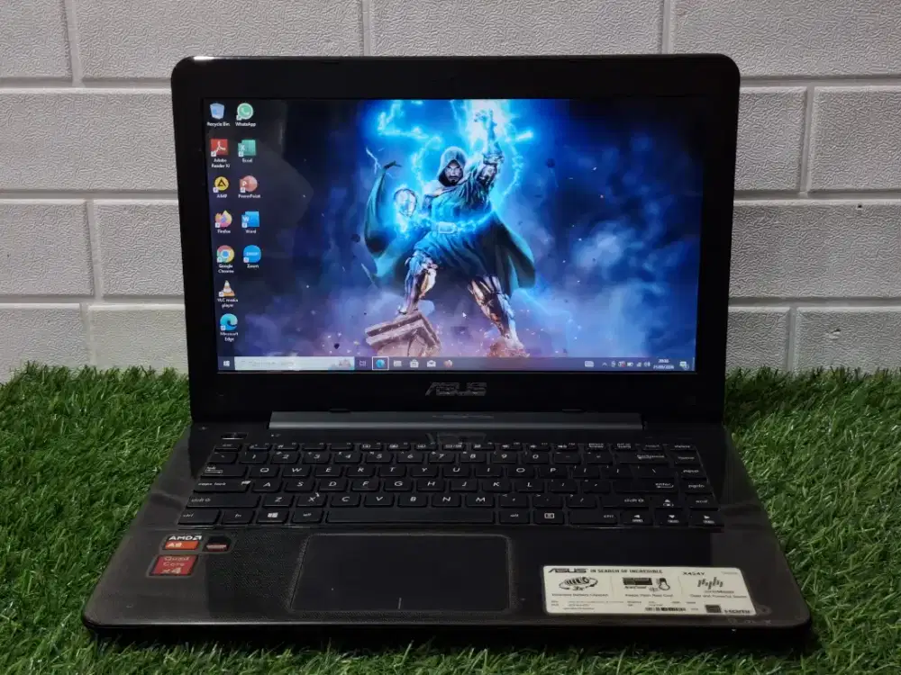 Laptop Asus X455YA AMD A8-7410  Radeon R5 RAM 4GB/HDD 500GB