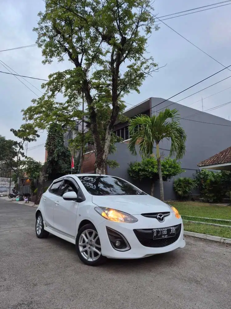 MAZDA 2 1.5 R AT (MATIC) 2011