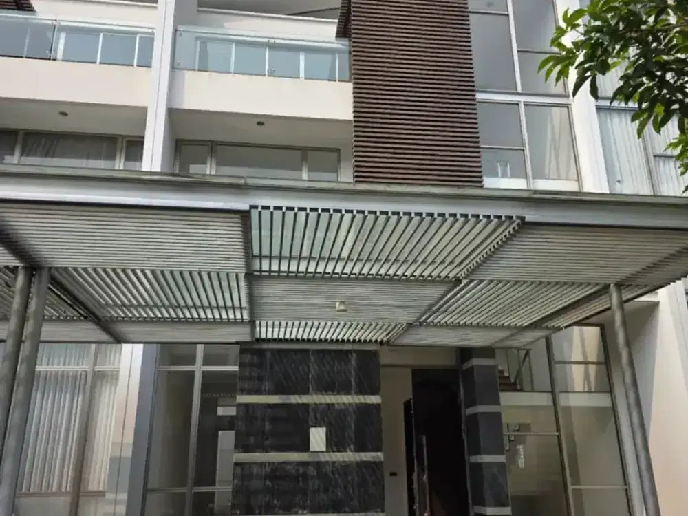 Dijual Rumah 3 Lantai di Pik. Ukuran 8x25