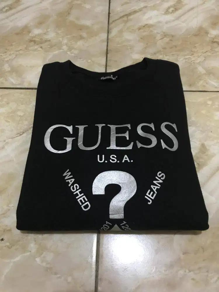 Crewneck Guess Masih Mulus