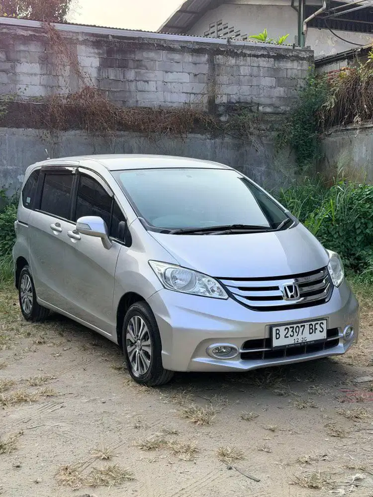 freed psd E at matic 2015 km low, mobil antik