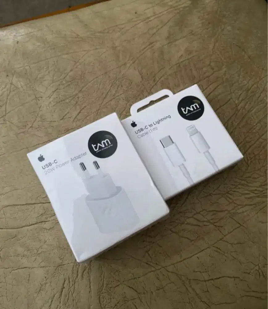Charger iphone  baru