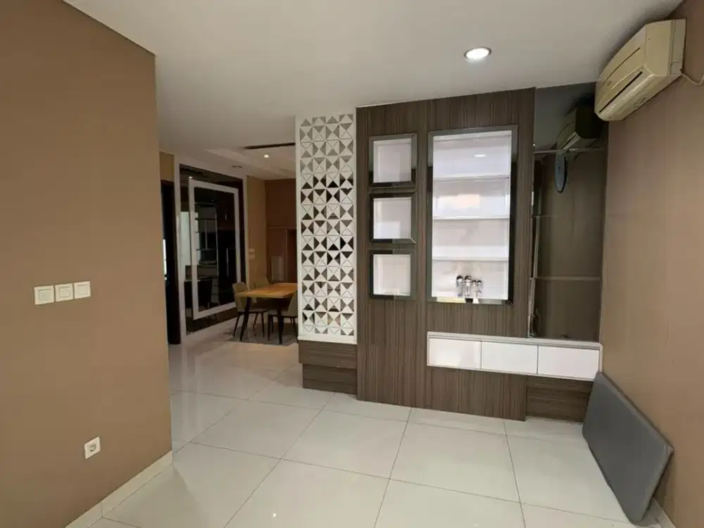 Dijual Cepat Termurah Rumah di Lucky Park Grisenda Semi Furnished, Siap Huni.