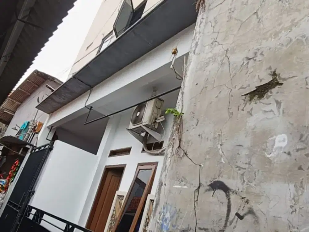 Dijual murah kos kosan bagus di Condet masih bs nego 3 lantai