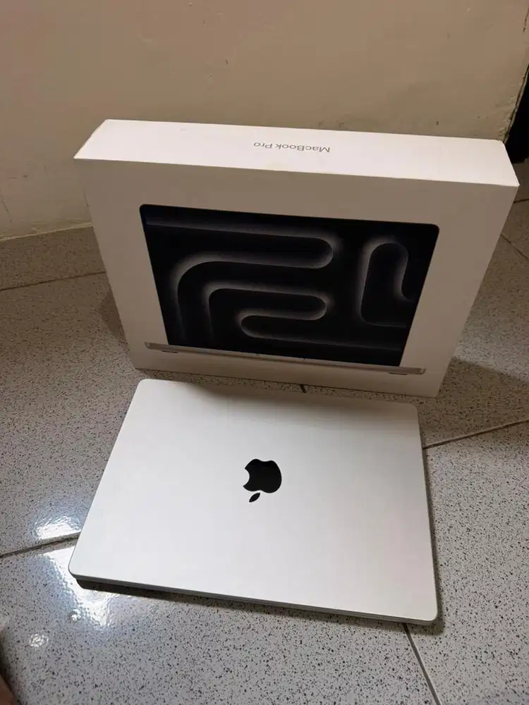 Macbook Pro M5 2025 Ram 16Gb Like New