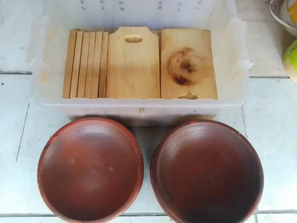 Cobek tanah dan talenan kayu