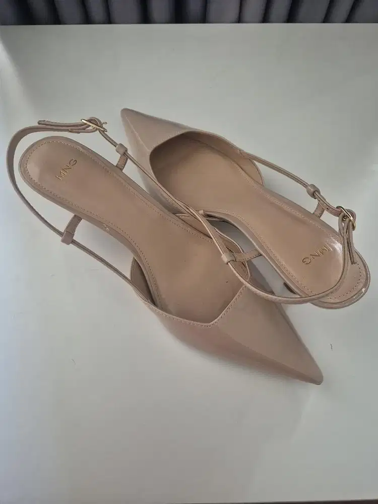 Sepatu merk MANGO size 38