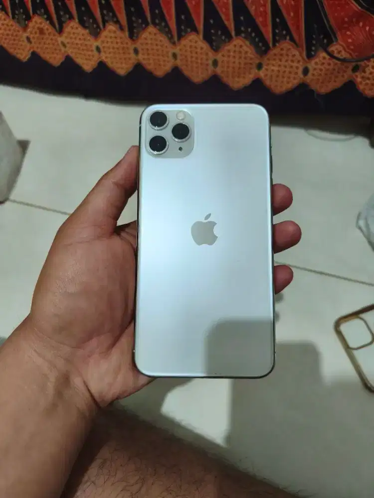 IPhone 11 Pro Max Silver 256GB Beacukai