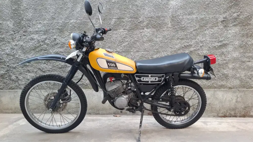 YAMAHA DT 100 1977