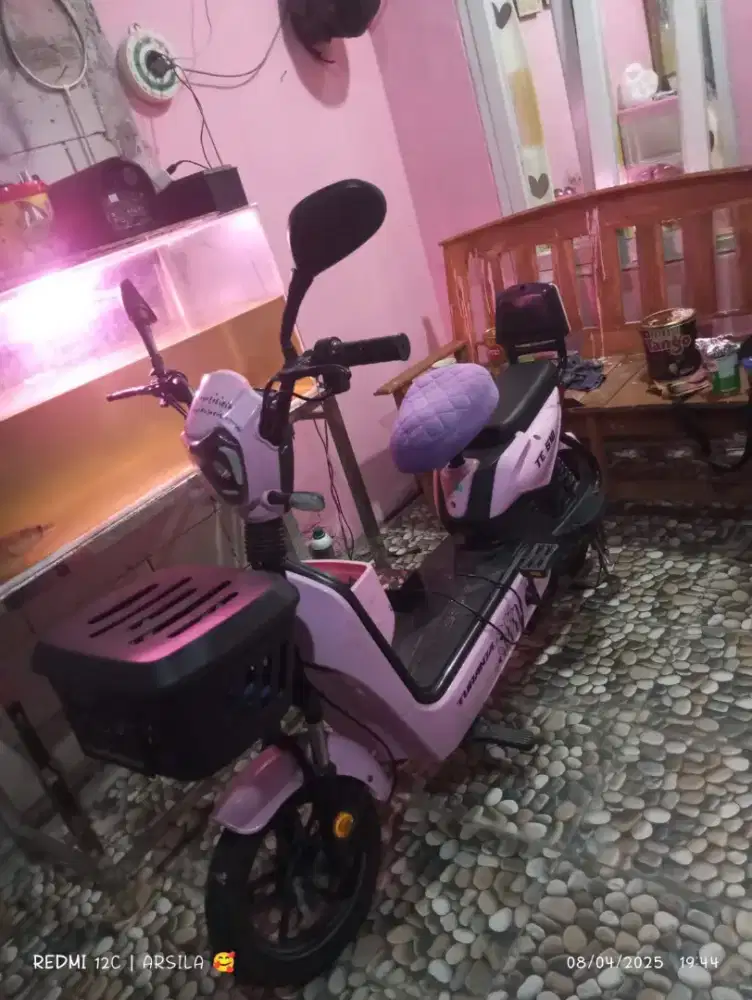 Sepeda listrik merk turanza...