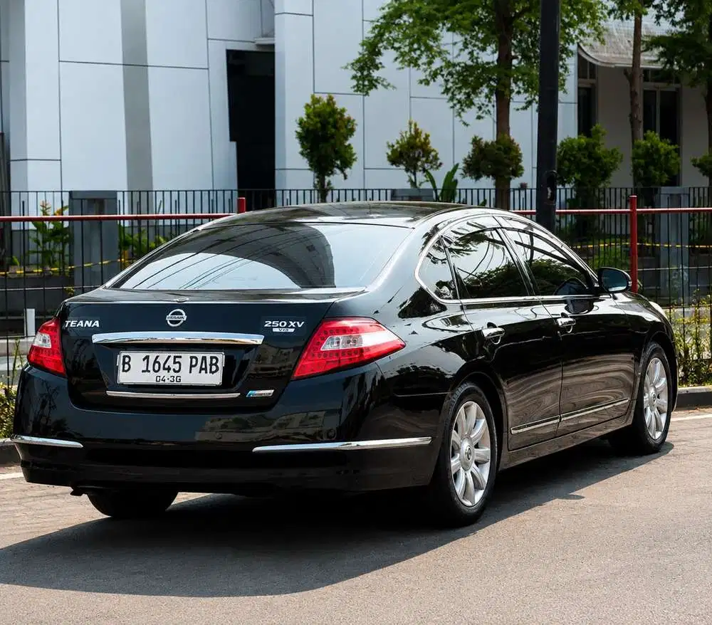 Nissan Teana 2010 Bensin