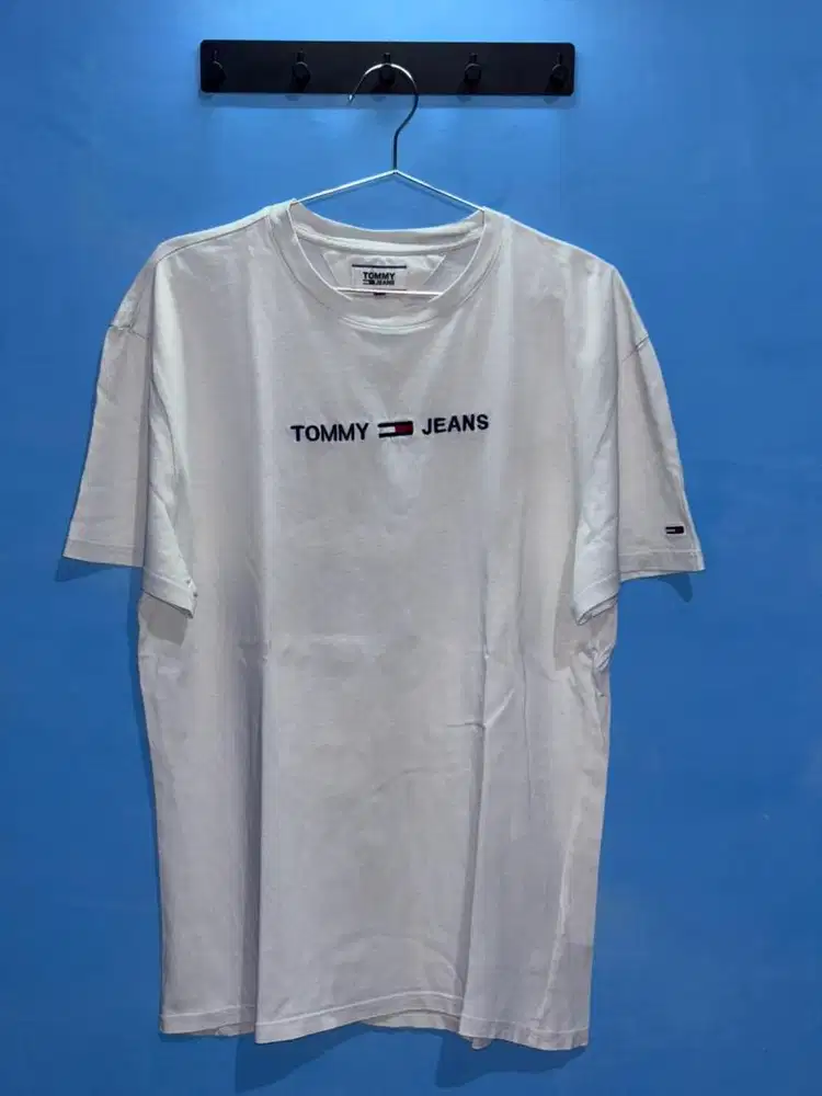 Kaos Tommy Jeans Logo Bordir