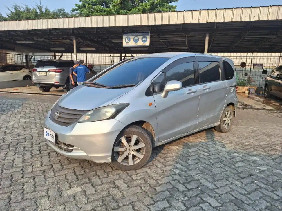 KM Rendah - Honda Freed 1.5 S Bensin-AT 2011