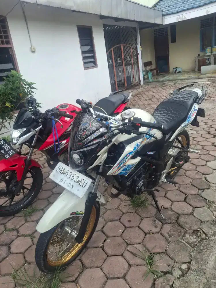 Di jual honda cb150r