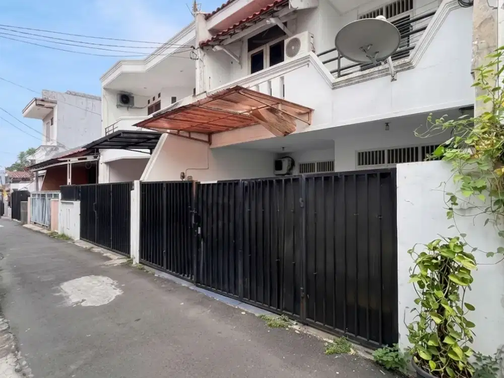 RUMAH LAMA LAYAK HUNI DI TEBET BARAT !
