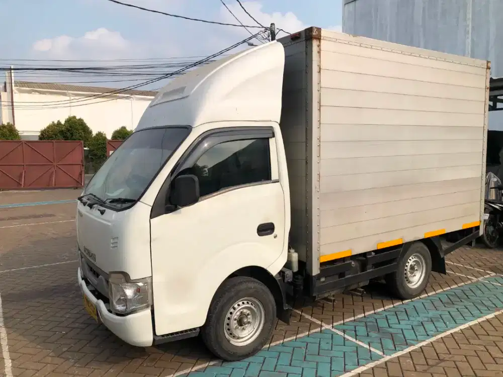 Isuzu Traga 2.5 thn 2023 Box
