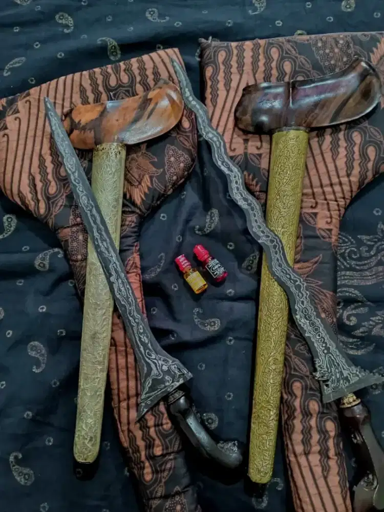BUNDLING (2 keris + 2 minyak + 2 singkep)