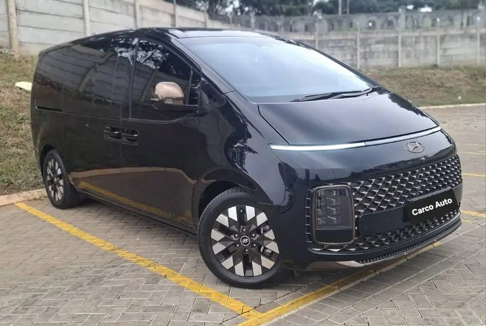 Hyundai Staria 2.2L 7Seat 2022 Signature Low Km