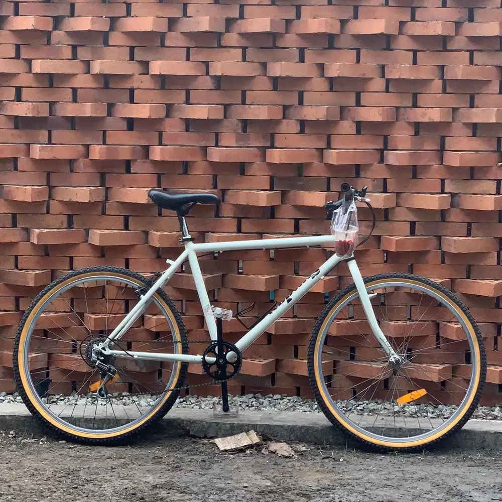 Sepeda commuter 26 7 speed