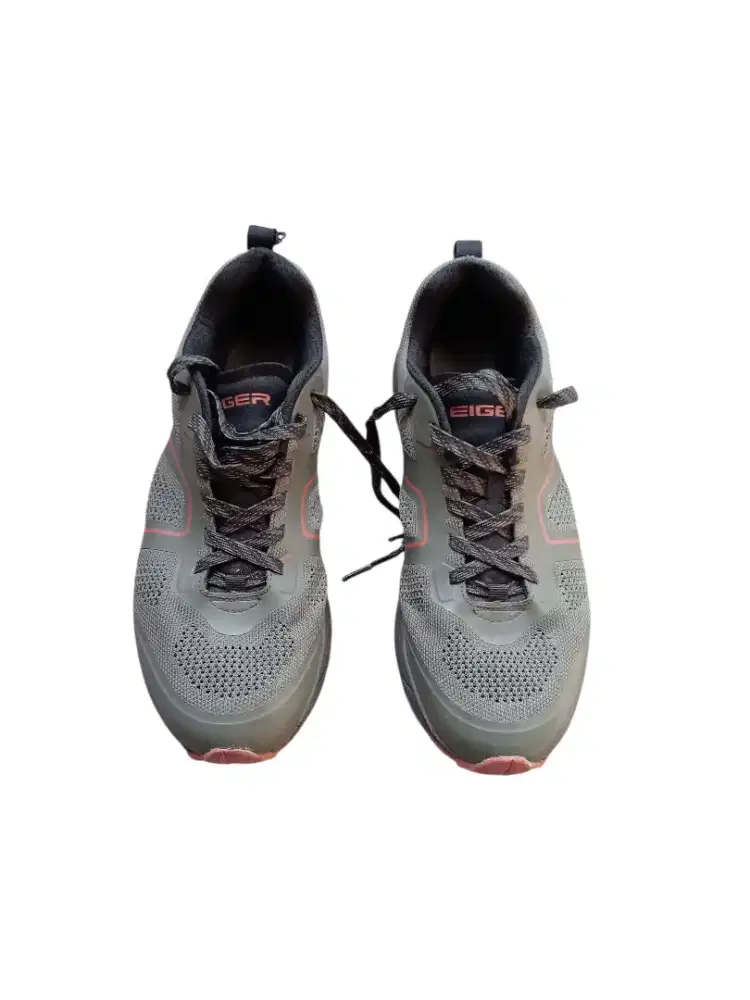 Sepatu eiger masih mulus no.43