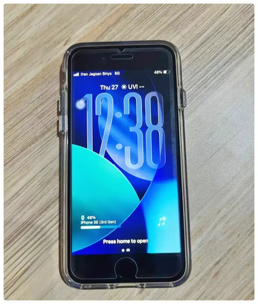 iPhone SE -3 64 GB SIM card All Operator No minus