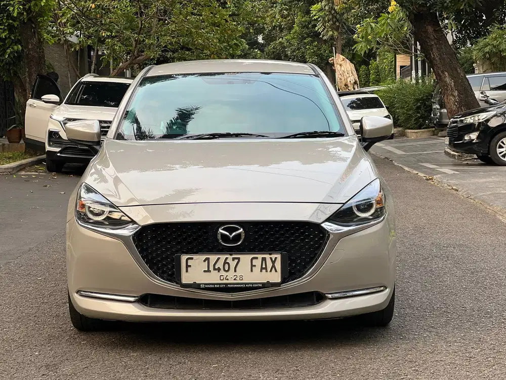 Mazda 2 GT Sedan 2022 Platinum Quartz (F 1467 FAX)