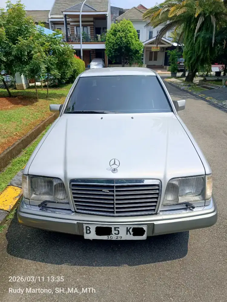 Mercedes-Benz Masterpiece Last Edition E220 Automatic Tahun 1996
