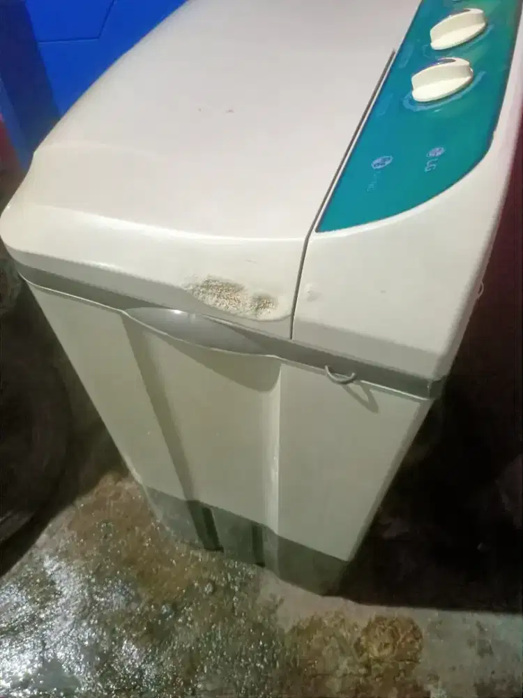 MESIN Cuci 2 Tabung Kapasitas 8 kg Merk LG