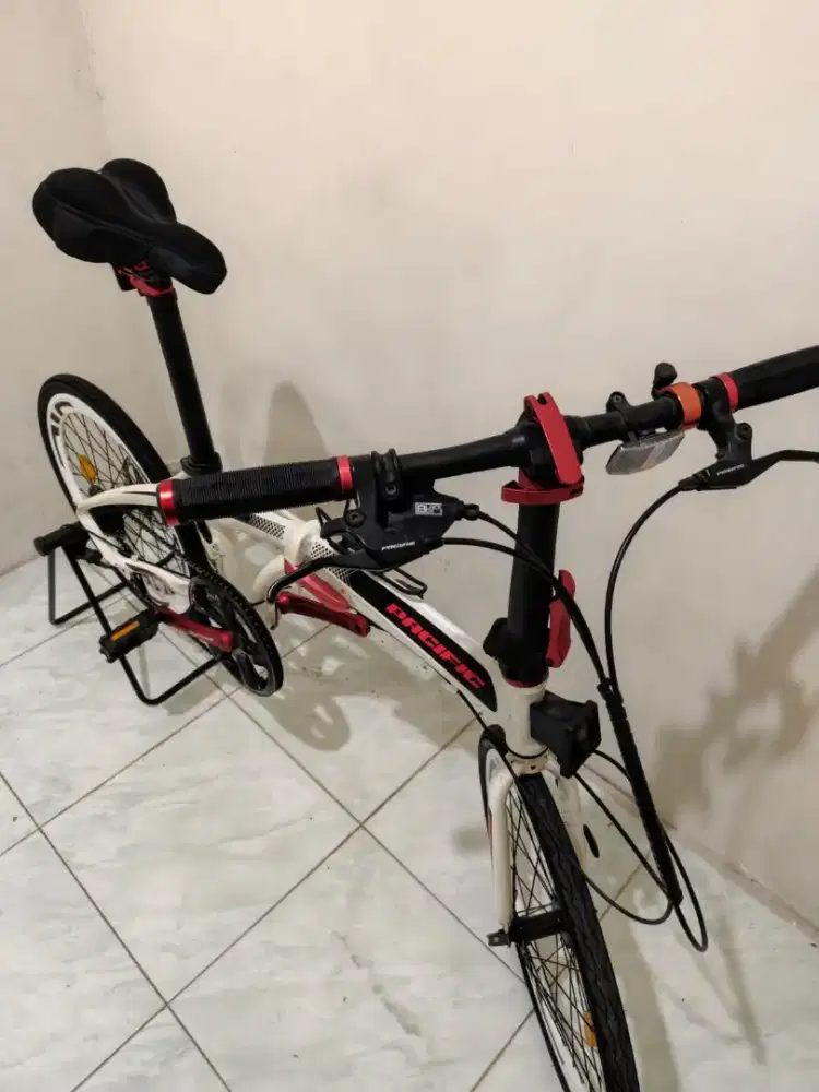 Pacific Noris 2.3
Rem Diskbrake 
1x8 speed
Blackbox
Frame Al