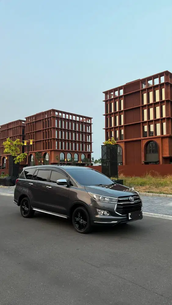 Toyota Kijang Innova Venturer Diesel AT 2018