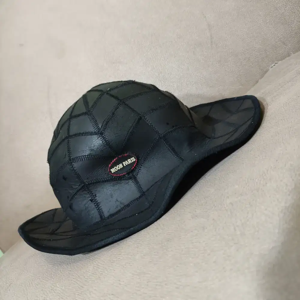 Moon Paris Topi Koboi Kulit Laken Pria Wanita Black