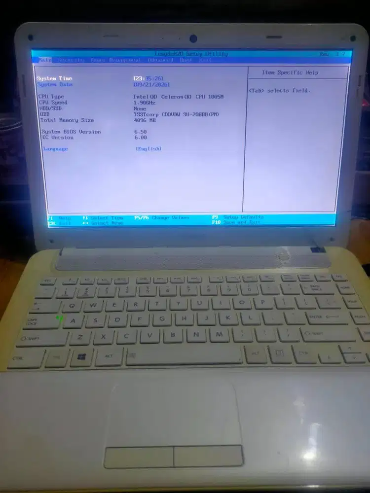 LAPTOP TOSHIBA M840 CELERON 1005M RAM 2GB TANPA HDD