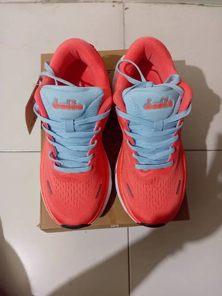 Sepatu Diadora rollo