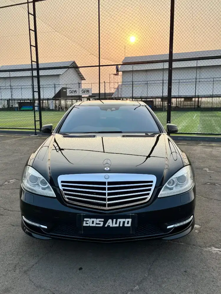 Mercedes Benz S 500 L AMG Hitam 2012