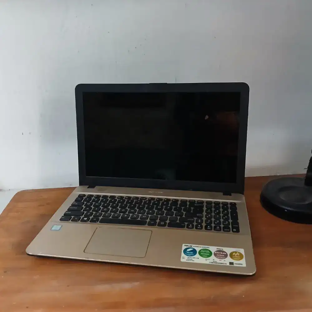 Laptop ASUS i3 Gen 6 RAM 4GB SSD MULUS SIAP PAKE